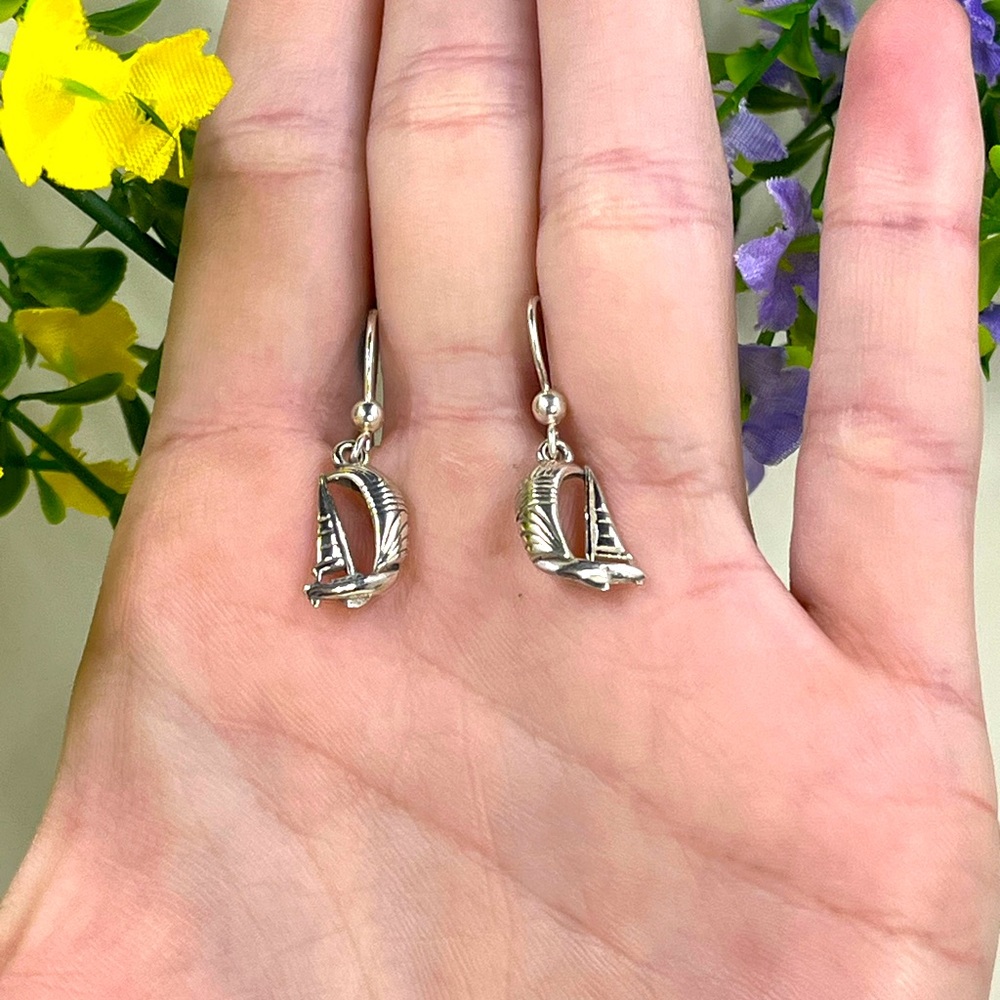 Kabana Brand Native 925 Sterling Silver Stamped Vintage Sailboat Earrings - Picture 7 of 8